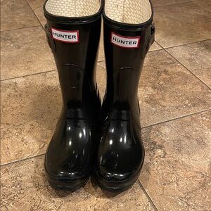 Hunter Glossy Black Boots US size 6 M/7F